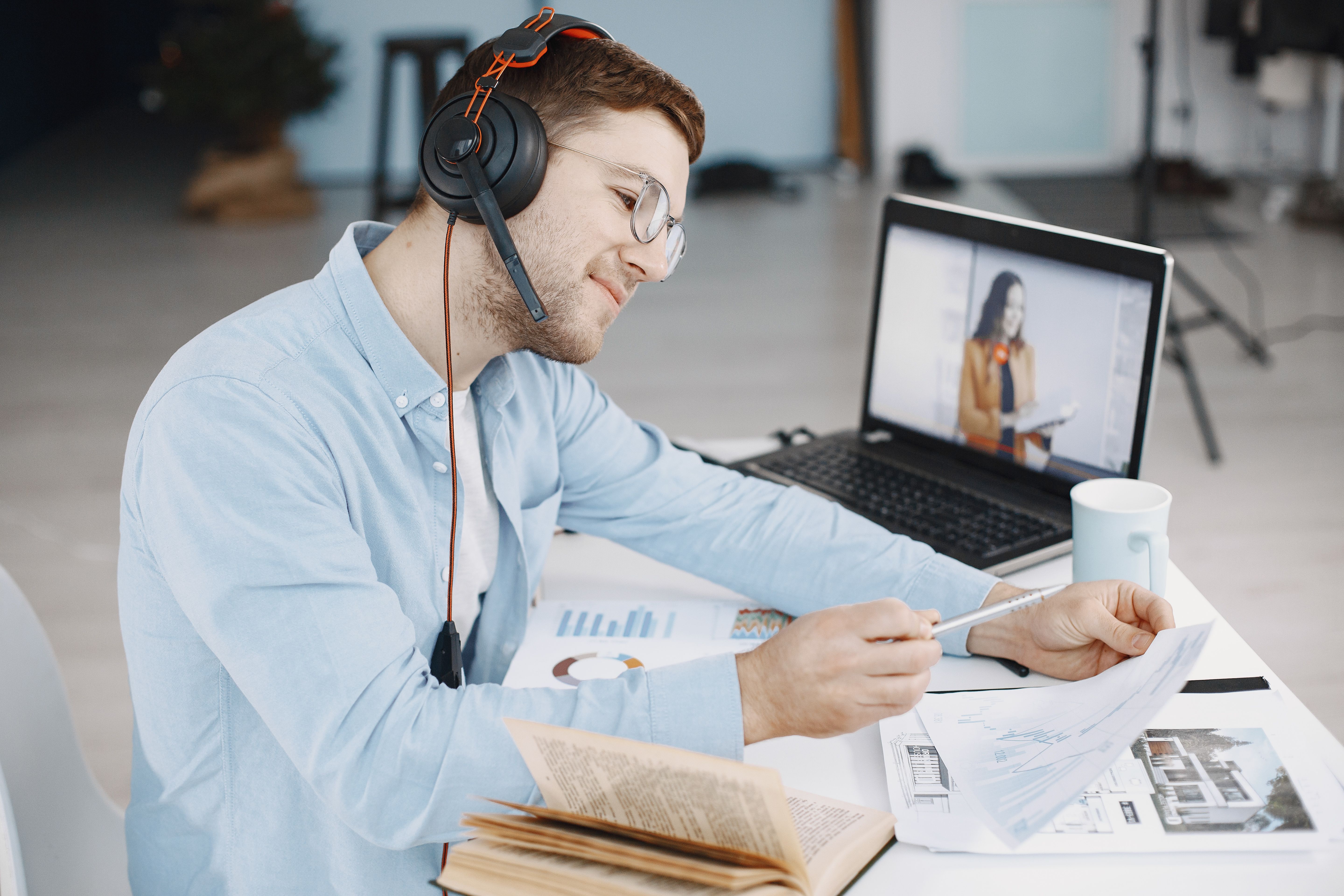 Hiring an Outsourced SEO, AEO & GEO Specialist Could Be Your Best Choice
